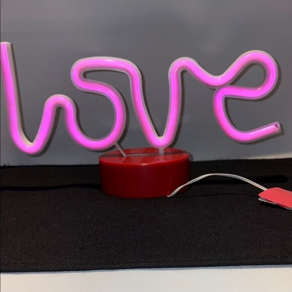Pink Neon Love Sign - Picture 1 of 11